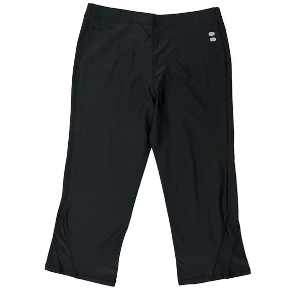 Nike Dri Fit Women’s Black cropped Yoga Pants Size Small - Picture 2 of 6